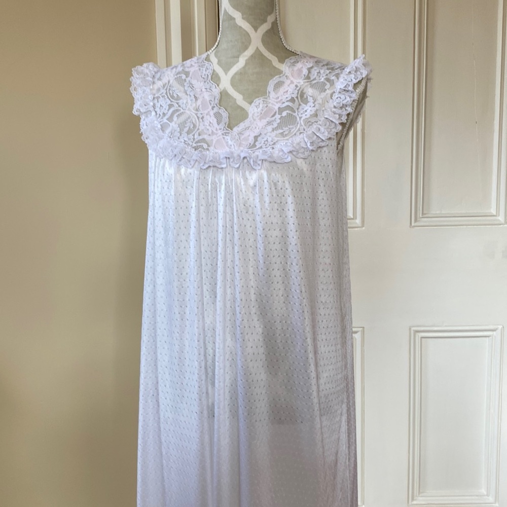 Vintage Slumber Suzy made in Canada full length nightie